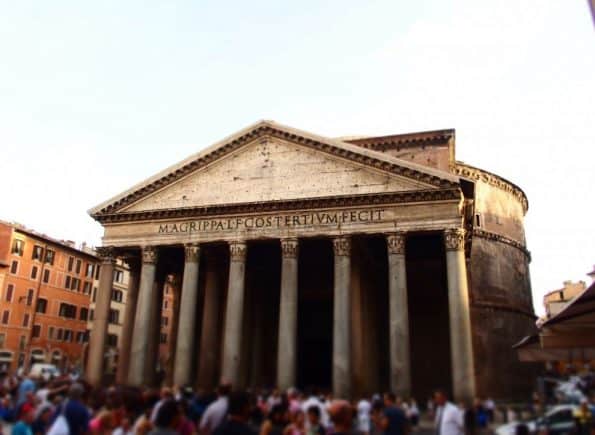 Het Pantheon is één van de vele gratis bezienswaardigheden van Rome!