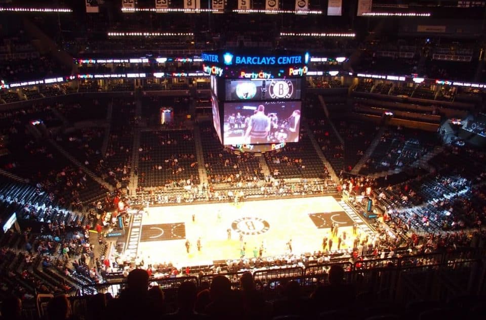 Naar de Brooklyn Nets in Barclay Center