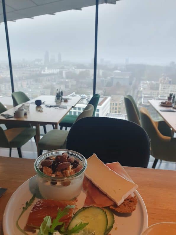 nHow Hotel Amsterdam ontbijt